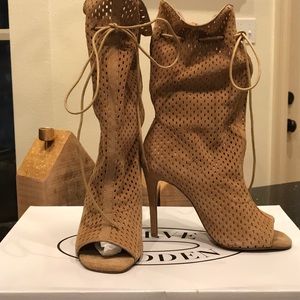 Steve Madden Forsaken Heels